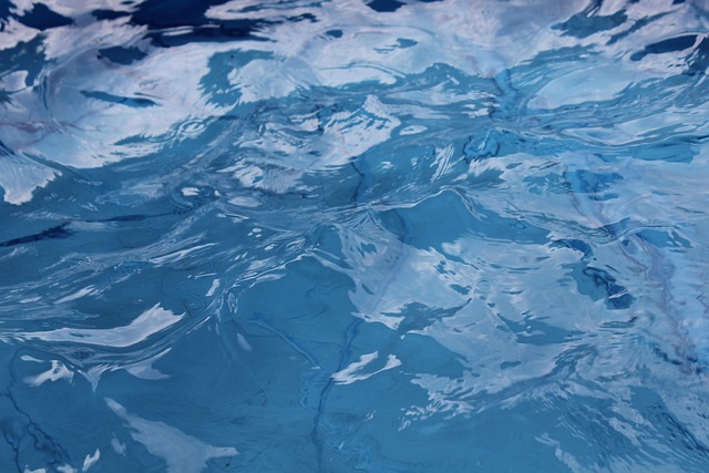 Co musíte udělat pro to, aby se kvalita vody v bazénu během sezóny neměnila?